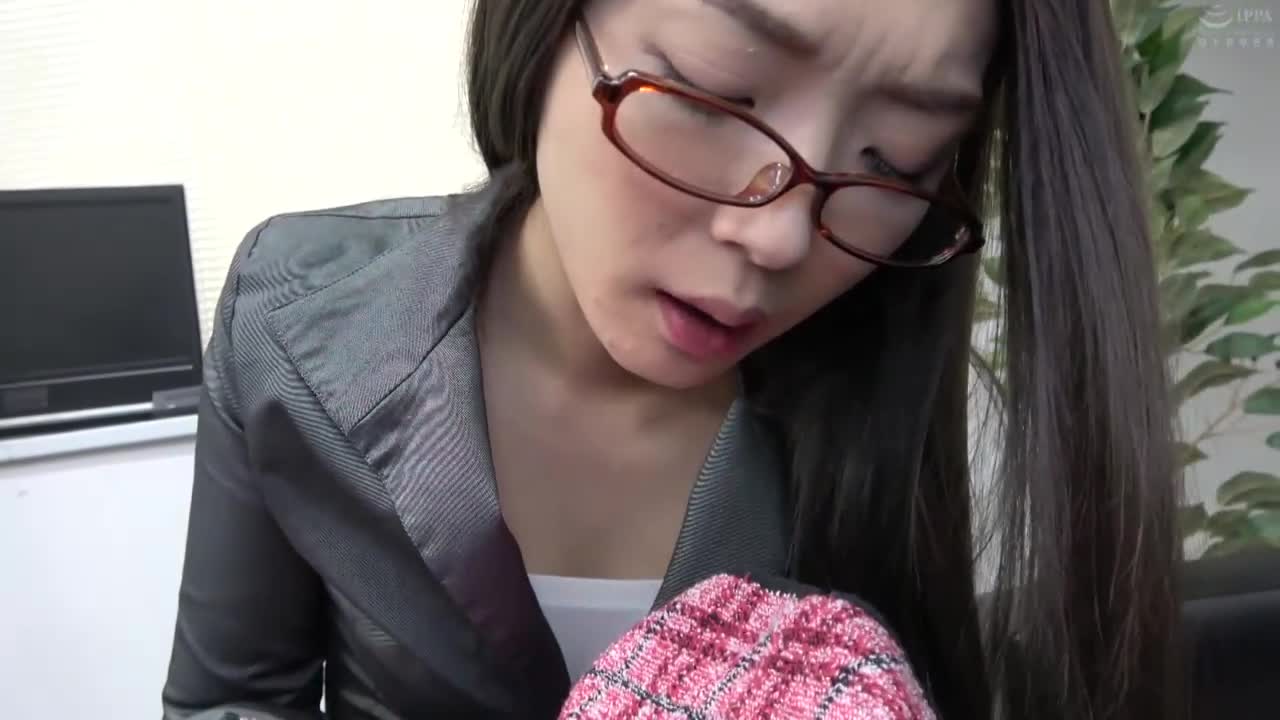 Despicable OL who feels sexual harassment - AV大平台-Chinese Subtitles, Adult Films, AV, China, Online Streaming