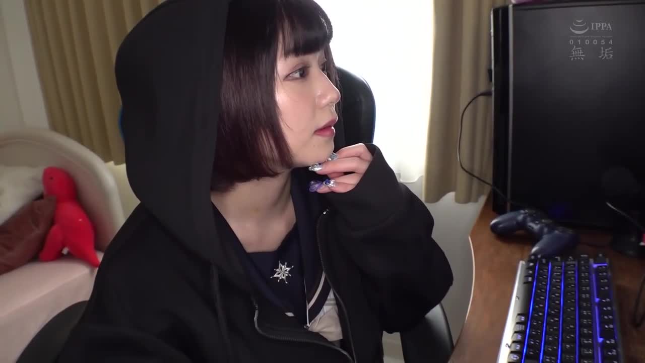 Abalone can be used anytime, anywhere! A video game girl who can play games as soon as she wants to, Lulu Arisu - AV大平台-Chinese Subtitles, Adult Films, AV, China, Online Streaming