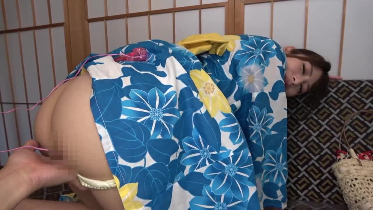 Dissatisfied Unfaithful Wife in Yukata Showing Lustful Ass - AV大平台-Chinese Subtitles, Adult Films, AV, China, Online Streaming