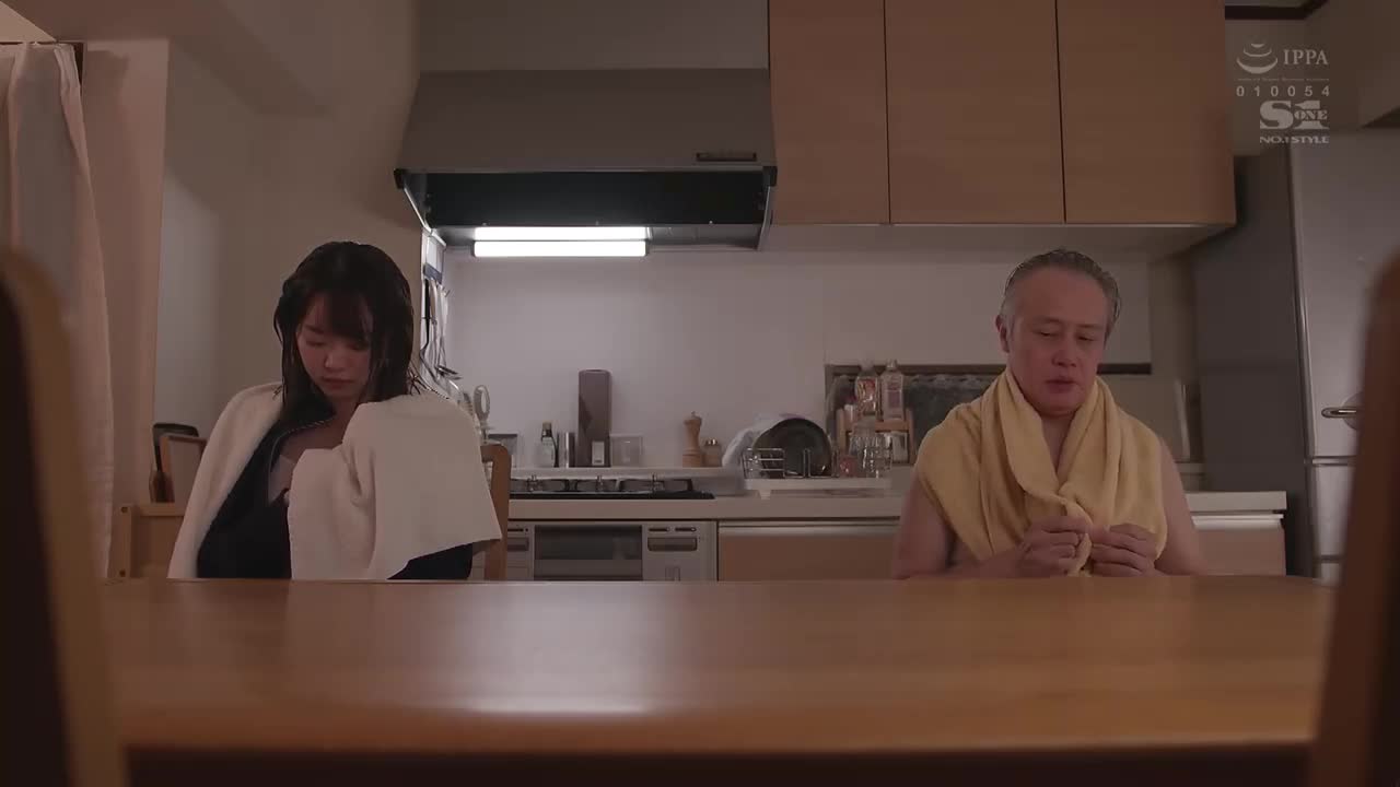 The typhoon hits the child-faced nurse who can&#039;t go back ~ and the old man&#039;s multiple orgasms, happy and depraved sex with age difference - AV大平台-Chinese Subtitles, Adult Films, AV, China, Online Streaming