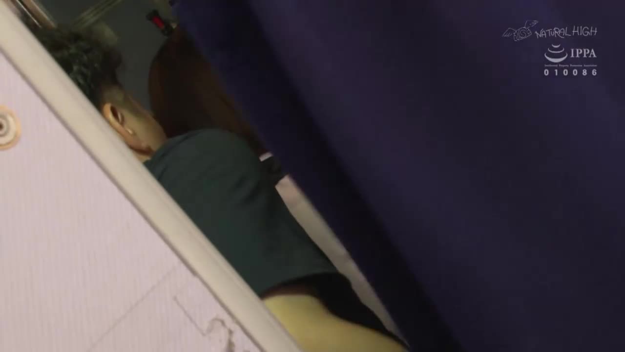 CA Airplane Slut 8 A fair-skinned tit CA ejaculates nipples in front of passengers - AV大平台-Chinese Subtitles, Adult Films, AV, China, Online Streaming