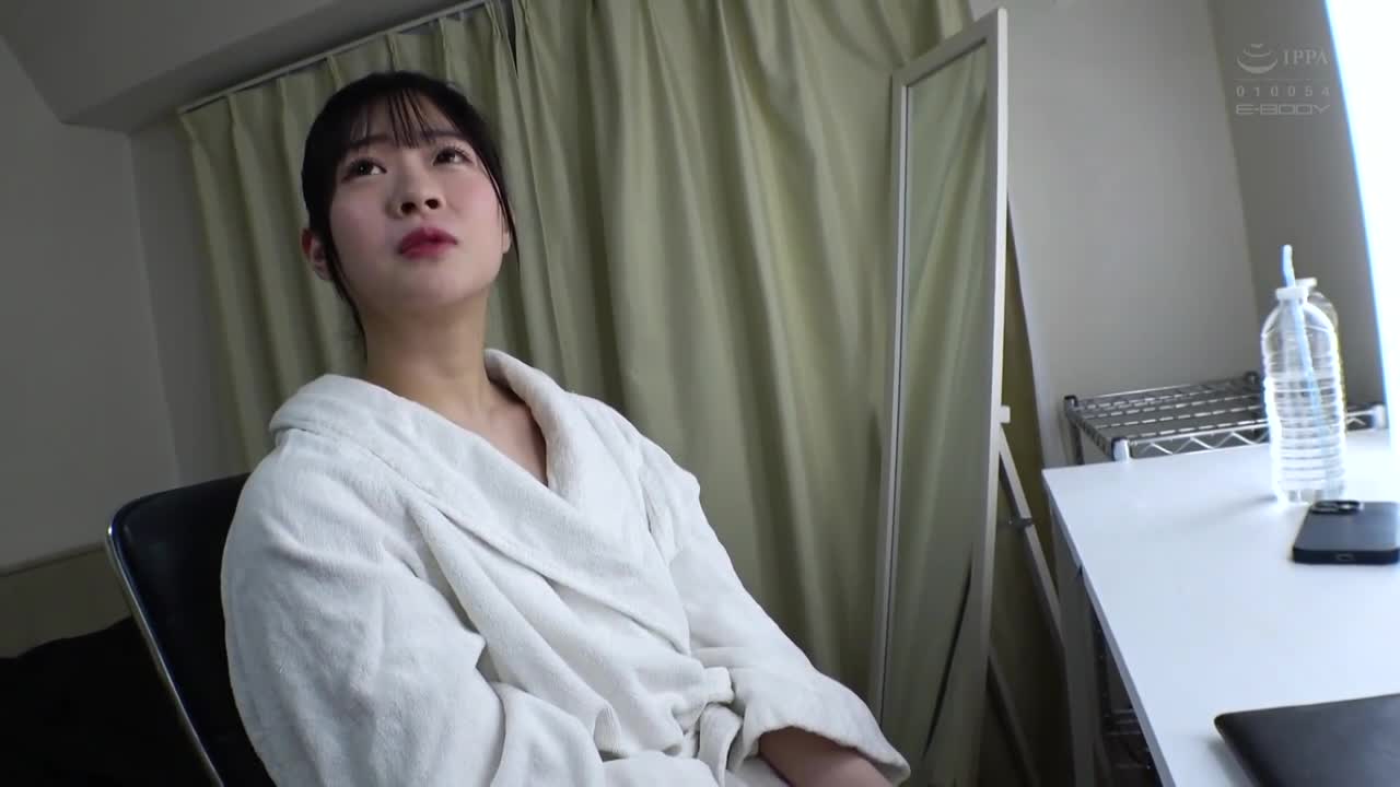 When I&#039;m drunk, I have sex with strangers. &quot;My hobby is drinking alone.&quot; She looks like Ito Sari. A G-cup beauty makes her AV debut. Yuri Morishita - AV大平台-Chinese Subtitles, Adult Films, AV, China, Online Streaming