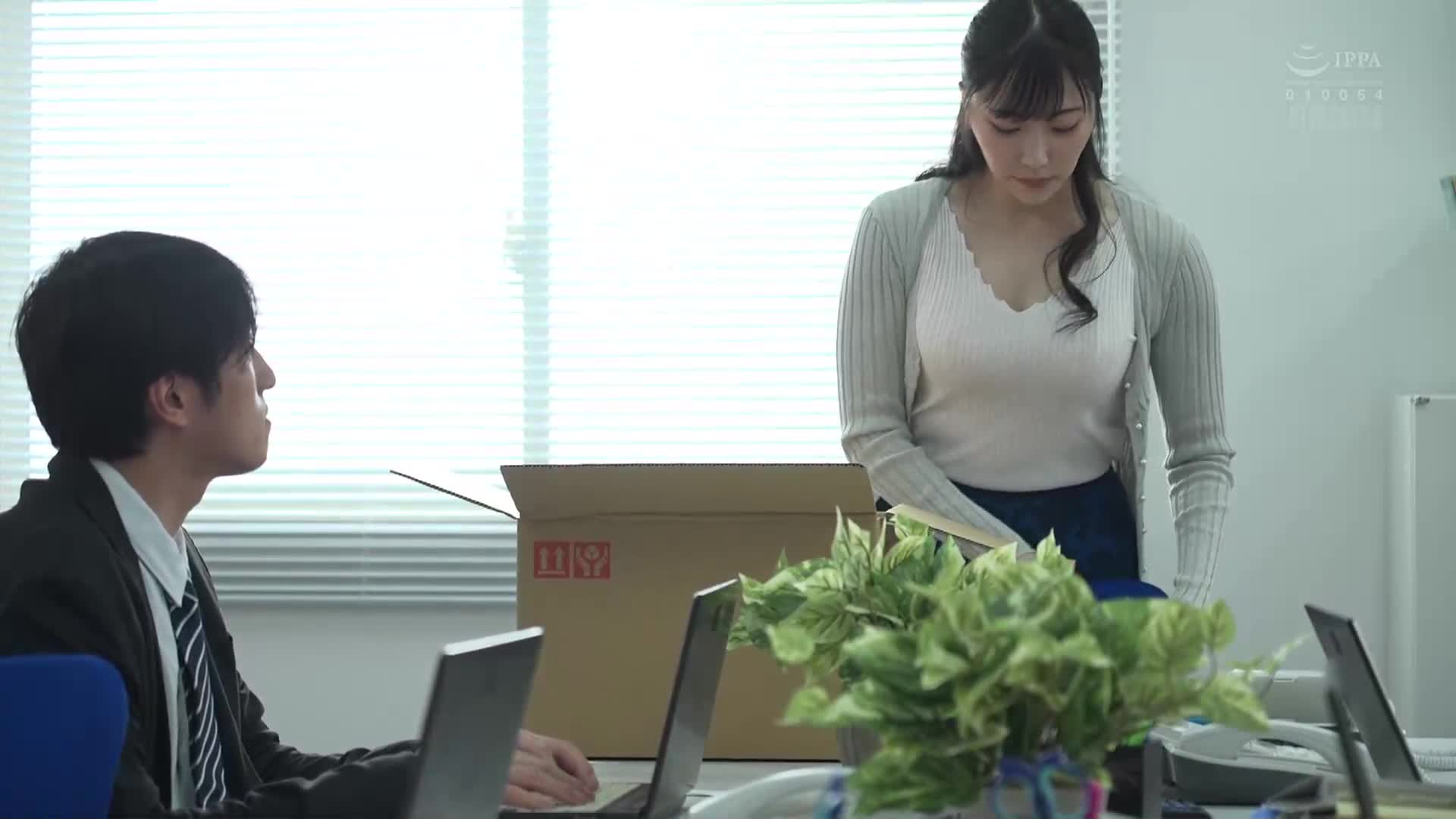 Working overtime alone with the female boss who is about to get married. I can&#039;t suppress my feelings for her... Nanami Tina - AV大平台-Chinese Subtitles, Adult Films, AV, China, Online Streaming