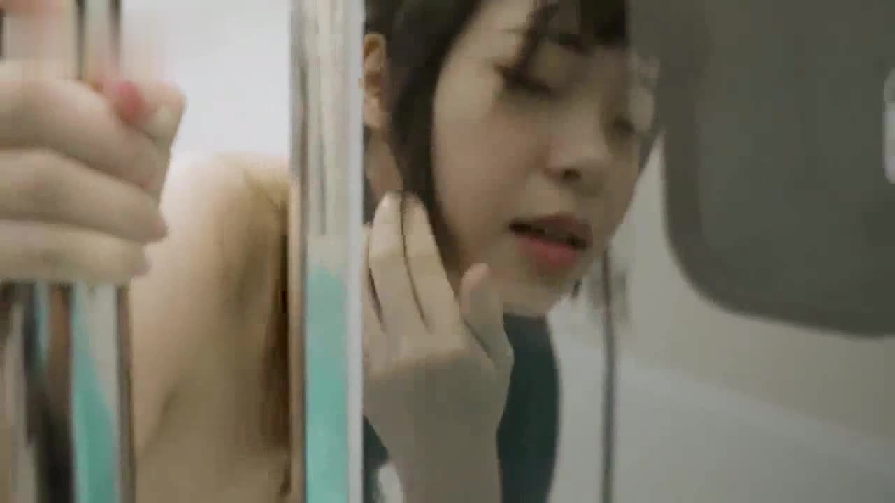 Transparent tram maniac steals a loli student girl - AV大平台-Chinese Subtitles, Adult Films, AV, China, Online Streaming