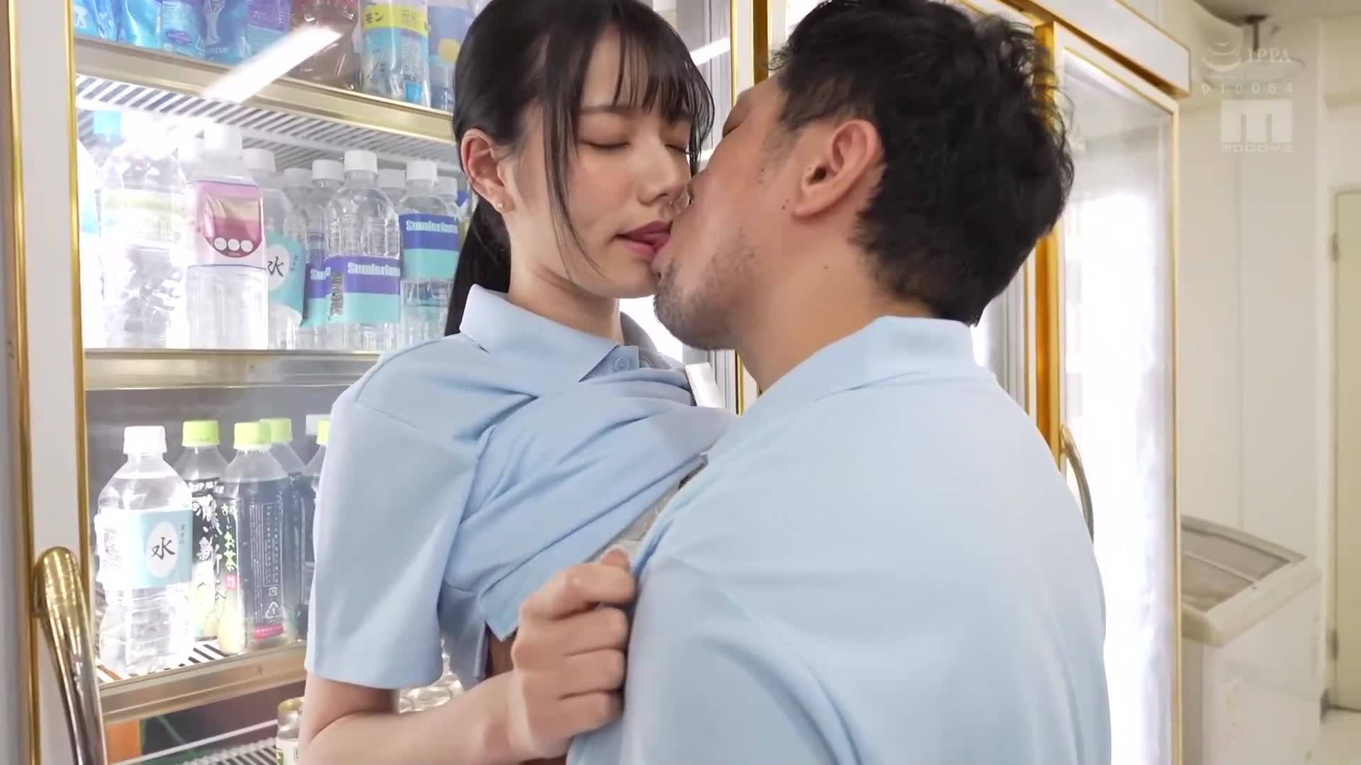 Locked and imprisoned during a power outage. In a convenience store late at night, the man in heat sexually harassed the store manager. He went on a rampage, raped her huge penis, and had a semi-crazy... - AV大平台-Chinese Subtitles, Adult Films, AV, China, Online Streaming