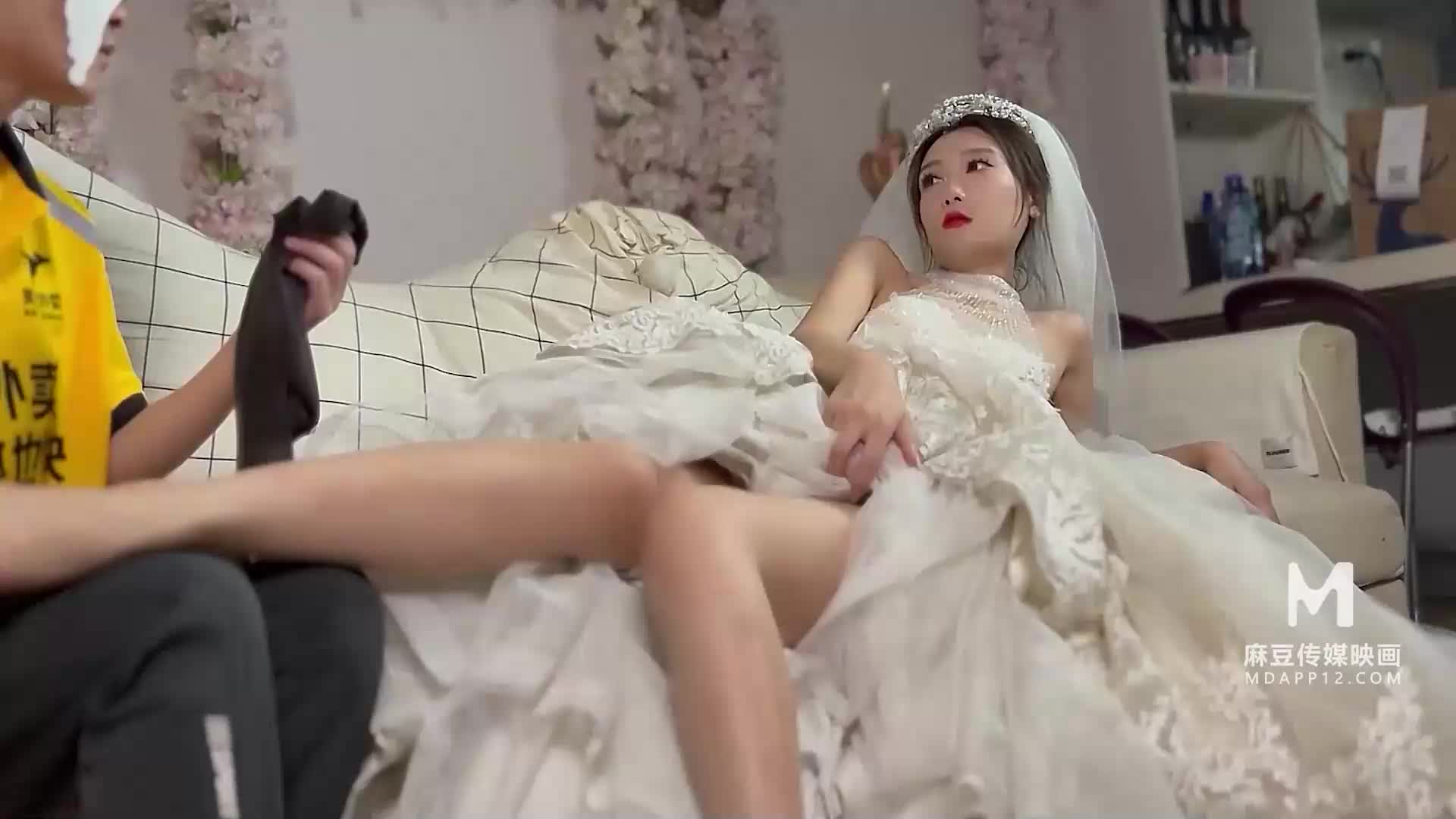 The promised ex’s cock hidden under the wedding dress is hard to forget - AV大平台-Chinese Subtitles, Adult Films, AV, China, Online Streaming