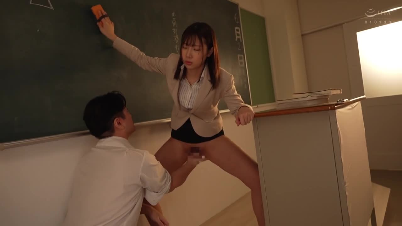 Kanata Toumi, a 170cm tall female teacher with beautiful legs, was forced to have sex with squirts in public while wearing a vulgar crab crotch during class, and was captivated by sex. - AV大平台-Chinese Subtitles, Adult Films, AV, China, Online Streaming