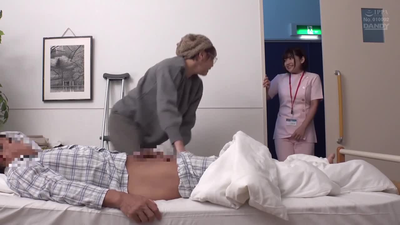 A nurse gets horny because she can&#039;t pay attention when she is shown a saliva-covered tongue kiss while at work, and she can&#039;t refuse the seductive threesome. - AV大平台-Chinese Subtitles, Adult Films, AV, China, Online Streaming