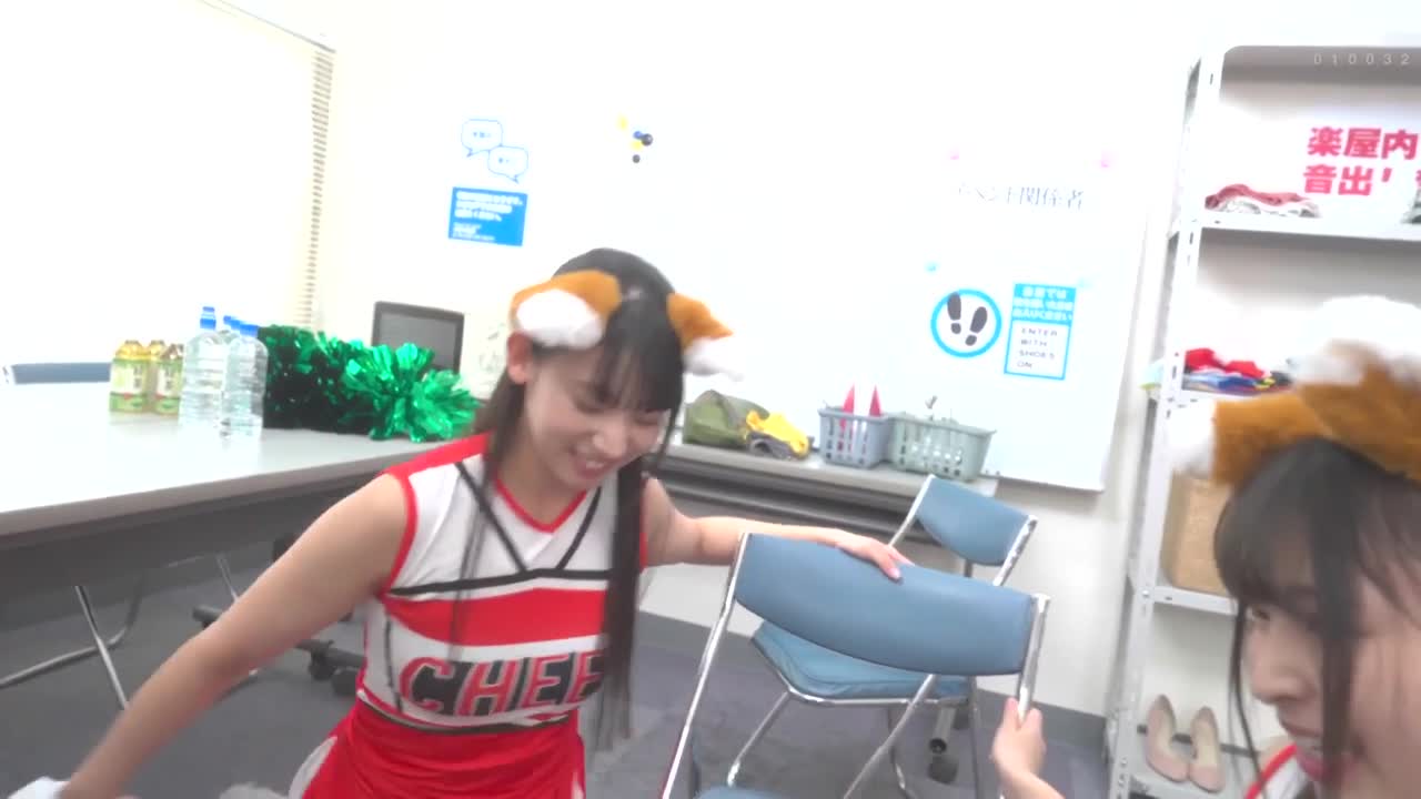 I&#039;m working part-time in my pajamas in the locker room with the sexy cheerleaders! And she was still wearing cute pajamas, but she accidentally changed her clothes in front of me! I forgot to take off... - AV大平台-Chinese Subtitles, Adult Films, AV, China, Online Streaming