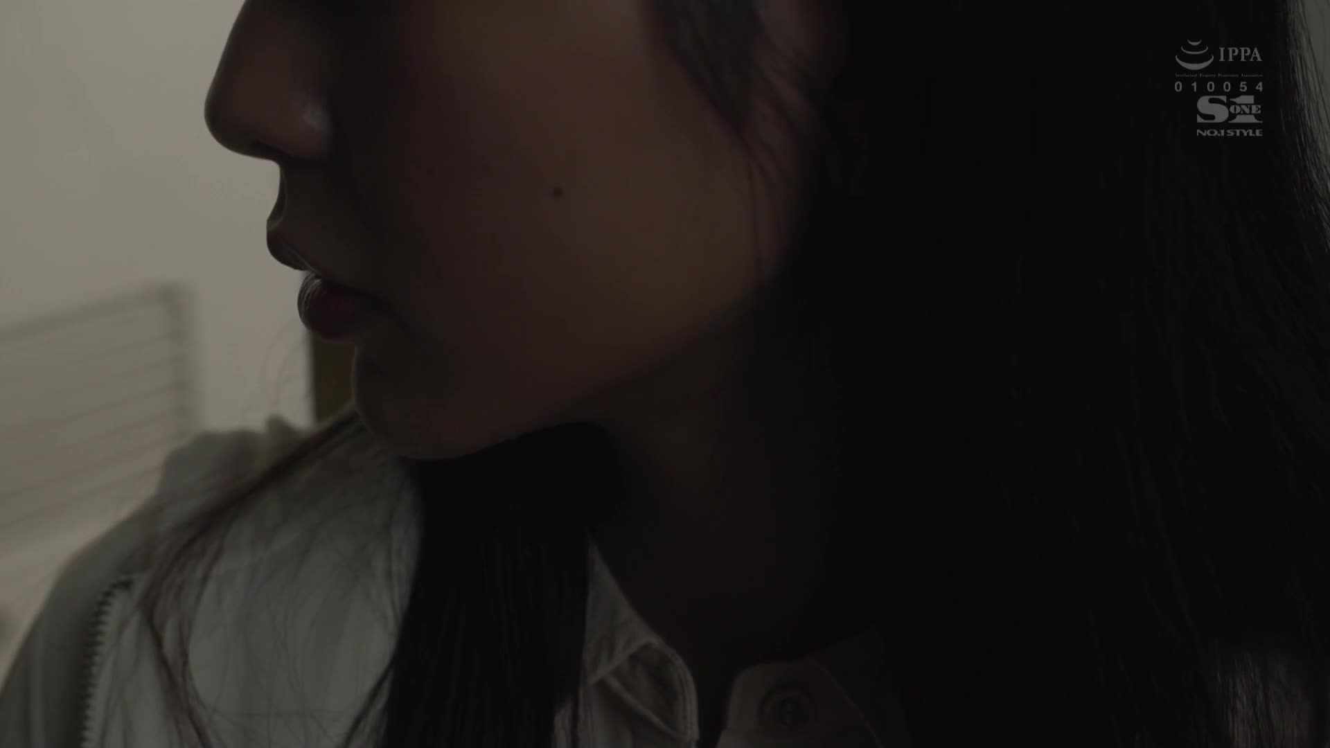 In a spacious student dormitory during the New Year holiday, there was only one female student and a middle-aged administrator... The middle-aged penis, tempted by the taboo situation, and the vagina... - AV大平台-Chinese Subtitles, Adult Films, AV, China, Online Streaming