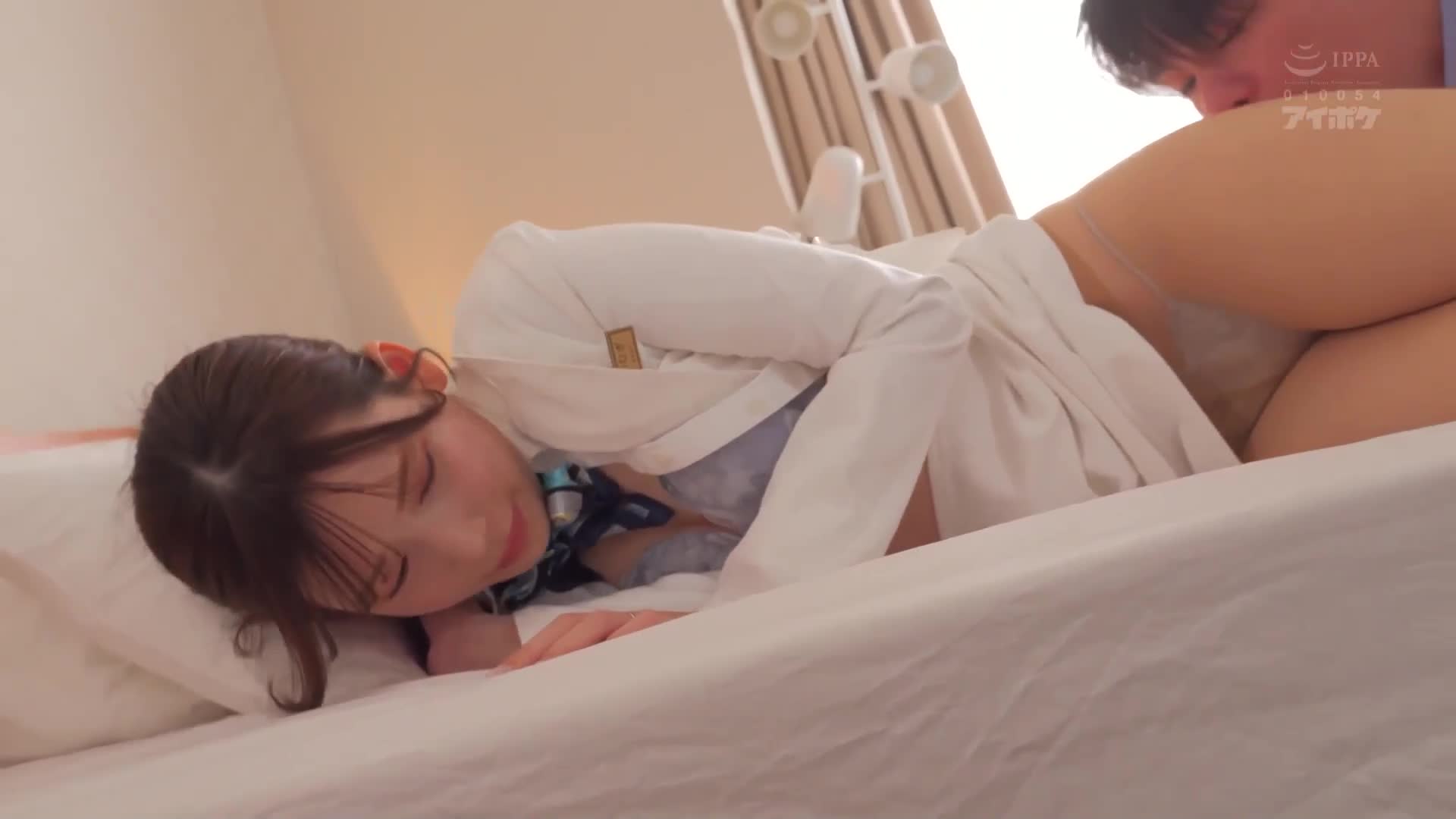 The beautiful hotel employee who was a married woman seduced me into making the bed by having sex that shortened the checkout time... &quot;She seems to be a person who is not satisfied with her sexual des... - AV大平台-Chinese Subtitles, Adult Films, AV, China, Online Streaming