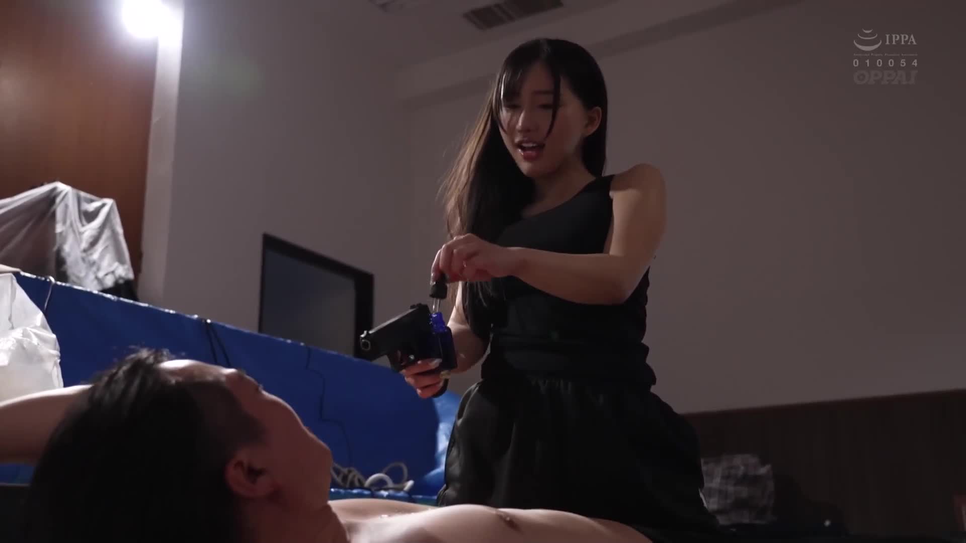 The promiscuous woman who couldn&#039;t suppress her sexual desire and escaped from prison. After three years of abstinence, she slowly committed crimes using a lewd riding position. How pitiful - AV大平台-Chinese Subtitles, Adult Films, AV, China, Online Streaming