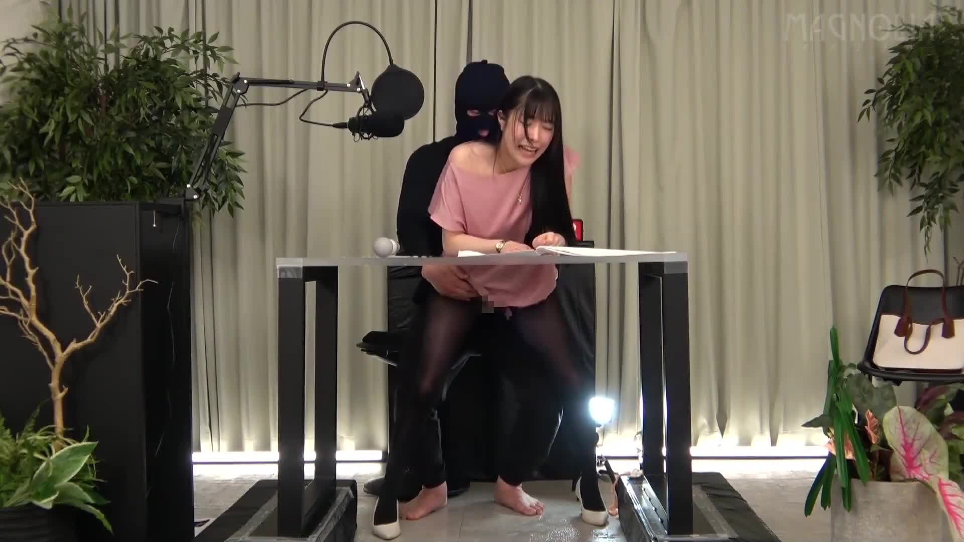 Only highly educated women who want to be announcers! Fingering and toy torture while reading the manuscript! ” Super beautiful JD plays with her special pussy and cums! I&#039;m in pain from being fucked... - AV大平台-Chinese Subtitles, Adult Films, AV, China, Online Streaming