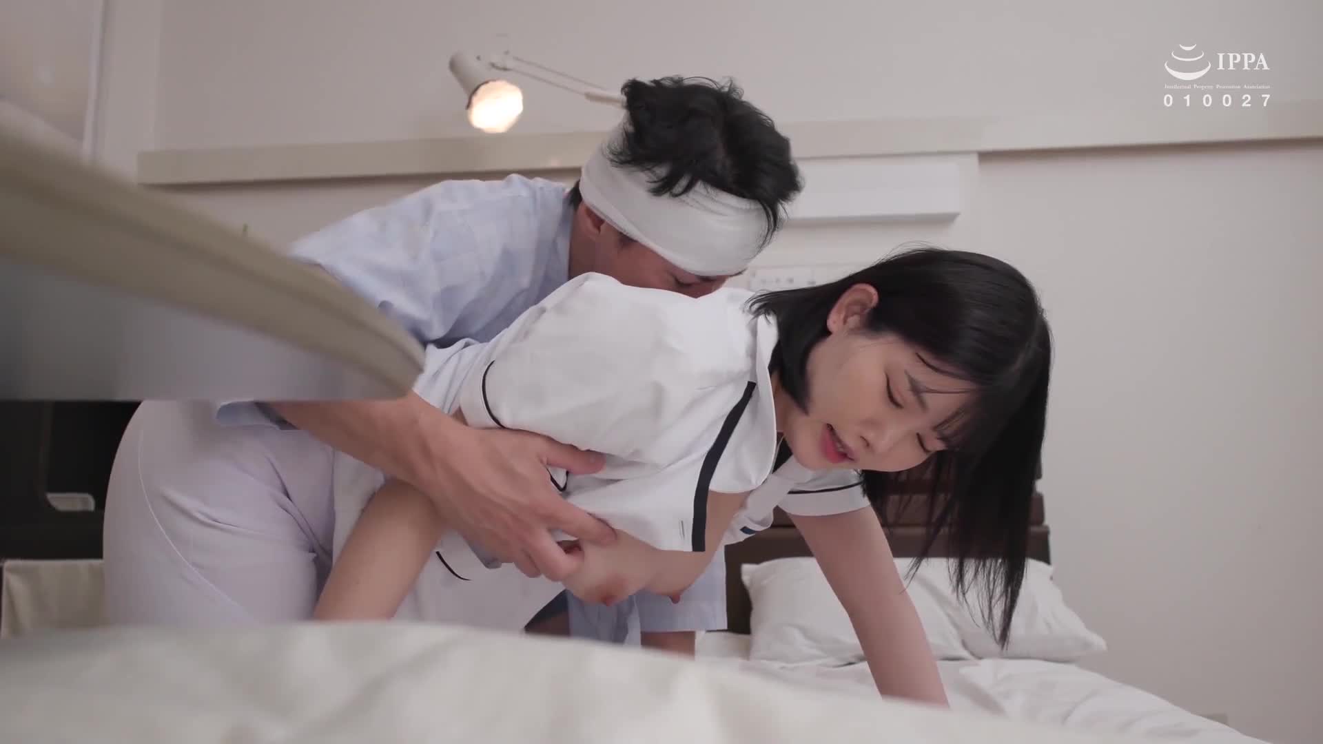 The nurse in charge had very attractive breasts and I begged her to let me rub them and she let me cum and fuck her. - AV大平台-Chinese Subtitles, Adult Films, AV, China, Online Streaming