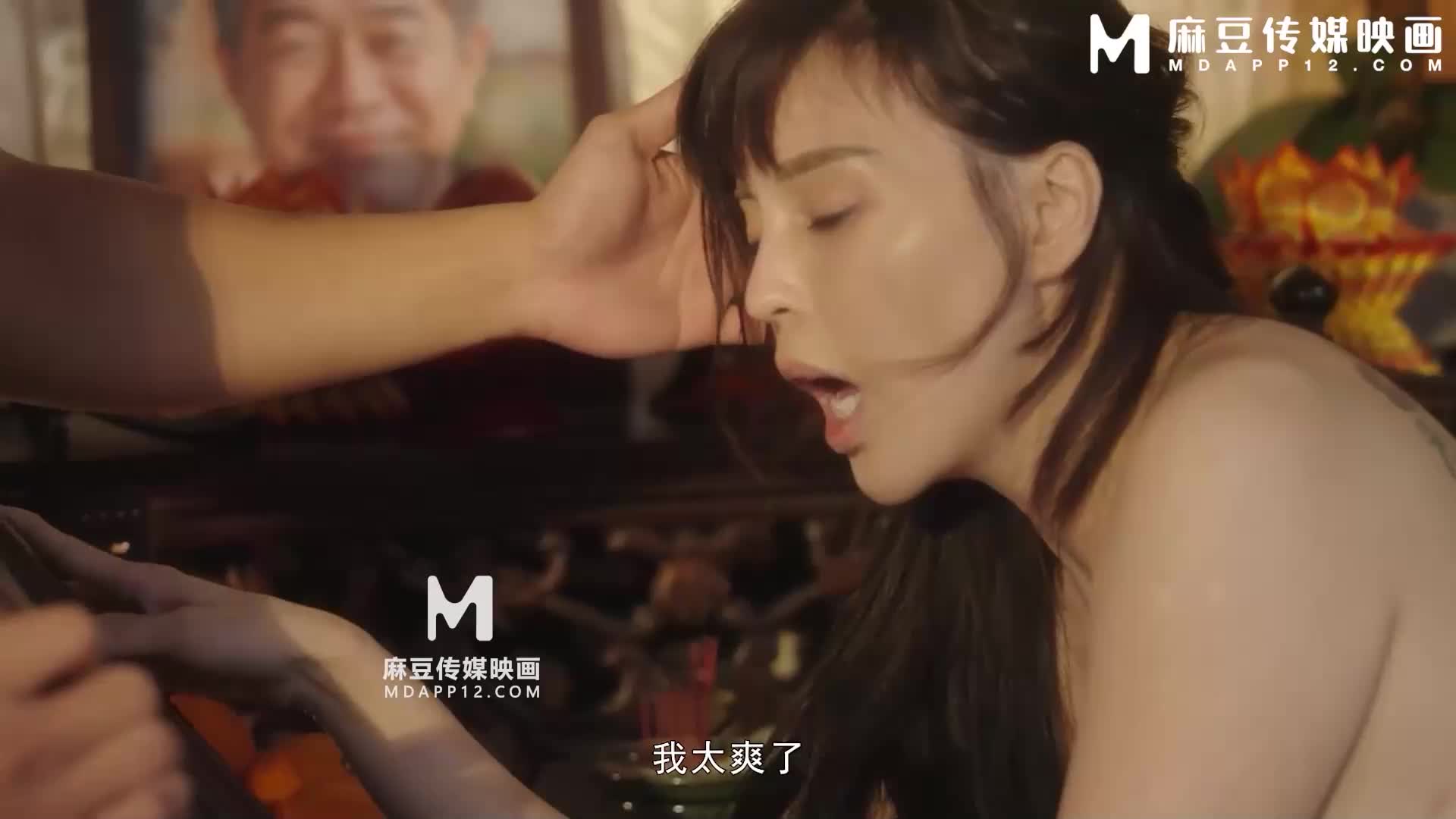 Widow had an affair at the funeral hall and was fucked hard in front of her portrait - AV大平台-Chinese Subtitles, Adult Films, AV, China, Online Streaming