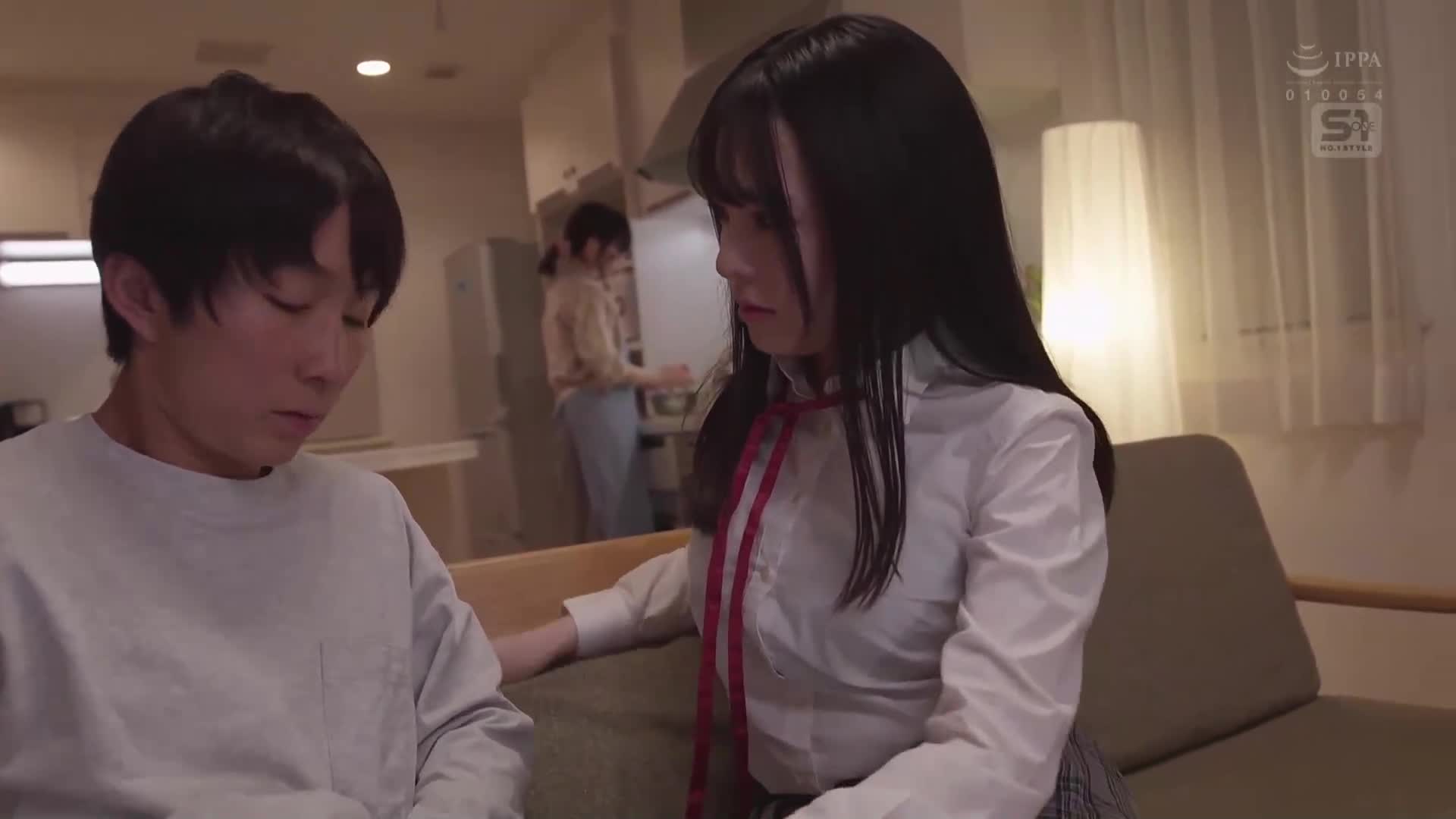 她太容易被壓倒了，我偷偷地和她的巨乳妹妹做愛，讓她對我的陰莖上癮，最終讓她變成敏感且早洩的體質。乃坂日和 - AV大平台 - 中文字幕，成人影片，AV，國產，線上看