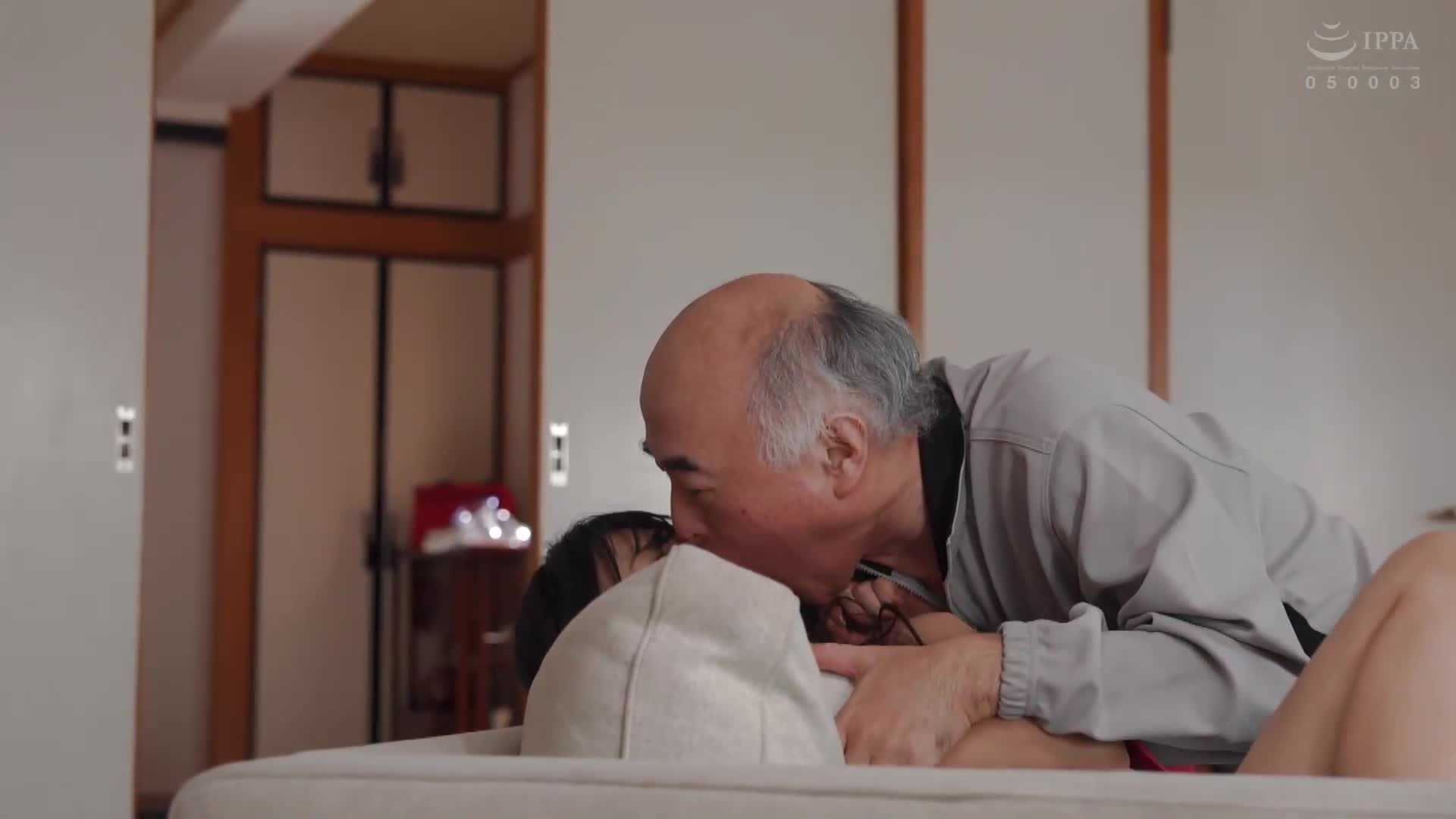 我被一個無敵老色鬼日常性侵犯。北岡果林 - AV大平台 - 中文字幕，成人影片，AV，國產，線上看