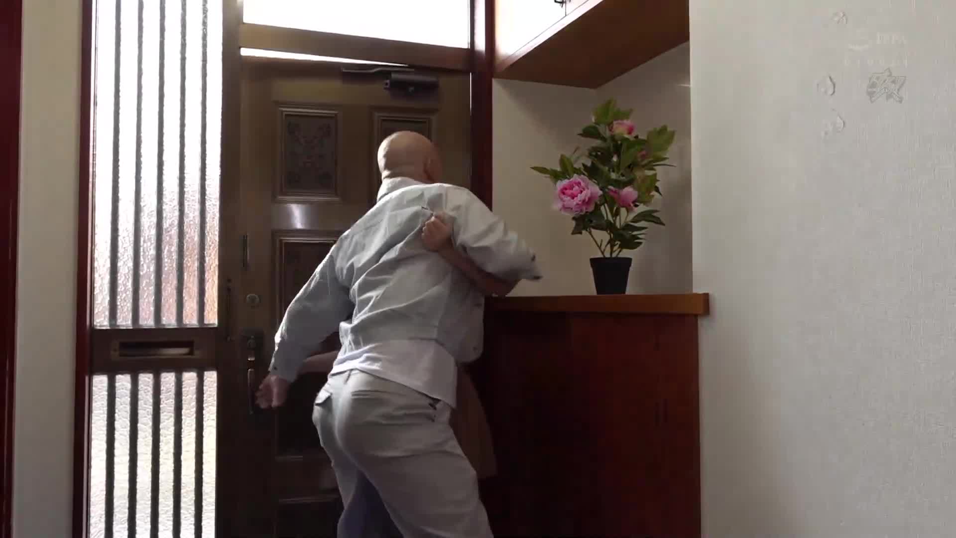 不行！只有內射要停止！！搖晃著巨乳，不停地在陰道深處進行強烈的插入，種子灌注的強姦50連發BEST。 - AV大平台 - 中文字幕，成人影片，AV，國產，線上看