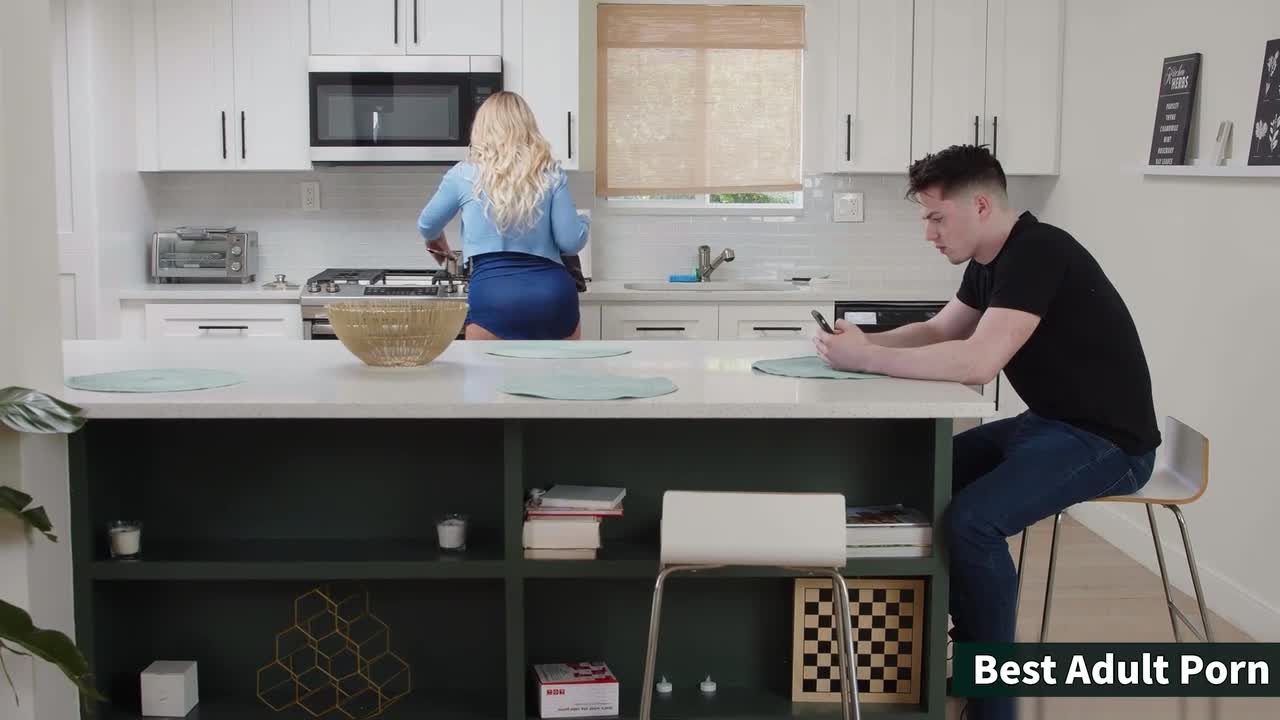 媽媽奪走男有的處男 - AV大平台 - 中文字幕，成人影片，AV，國產，線上看