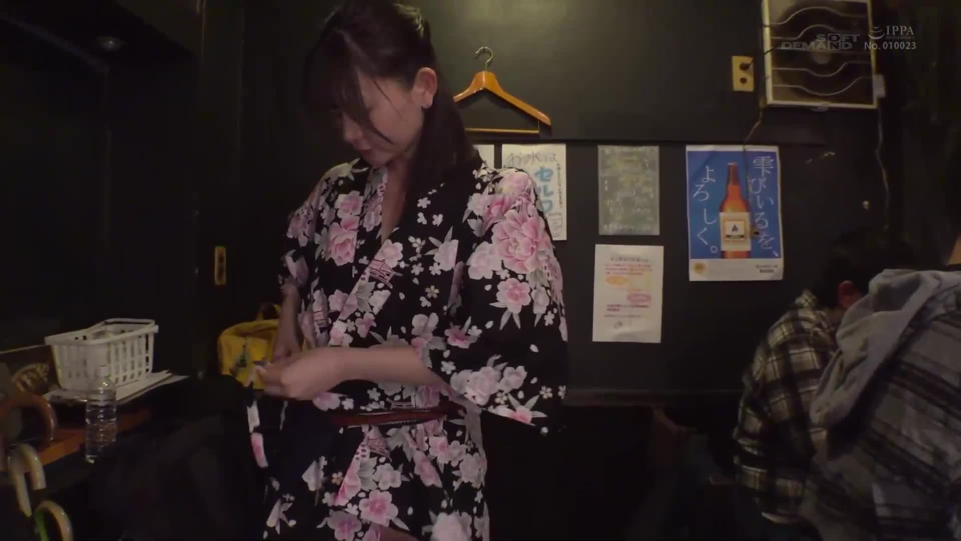 只要1000日圓就能享受超級舔舐……？ ！近距離觀察人氣酒吧Senpero，提供快速、實惠、優質的口交服務！快速口交和神級服務！最棒的連鎖店，可以邊喝酒邊自慰！長隊版 - AV大平台 - 中文字幕，成人影片，AV，國產，線上看