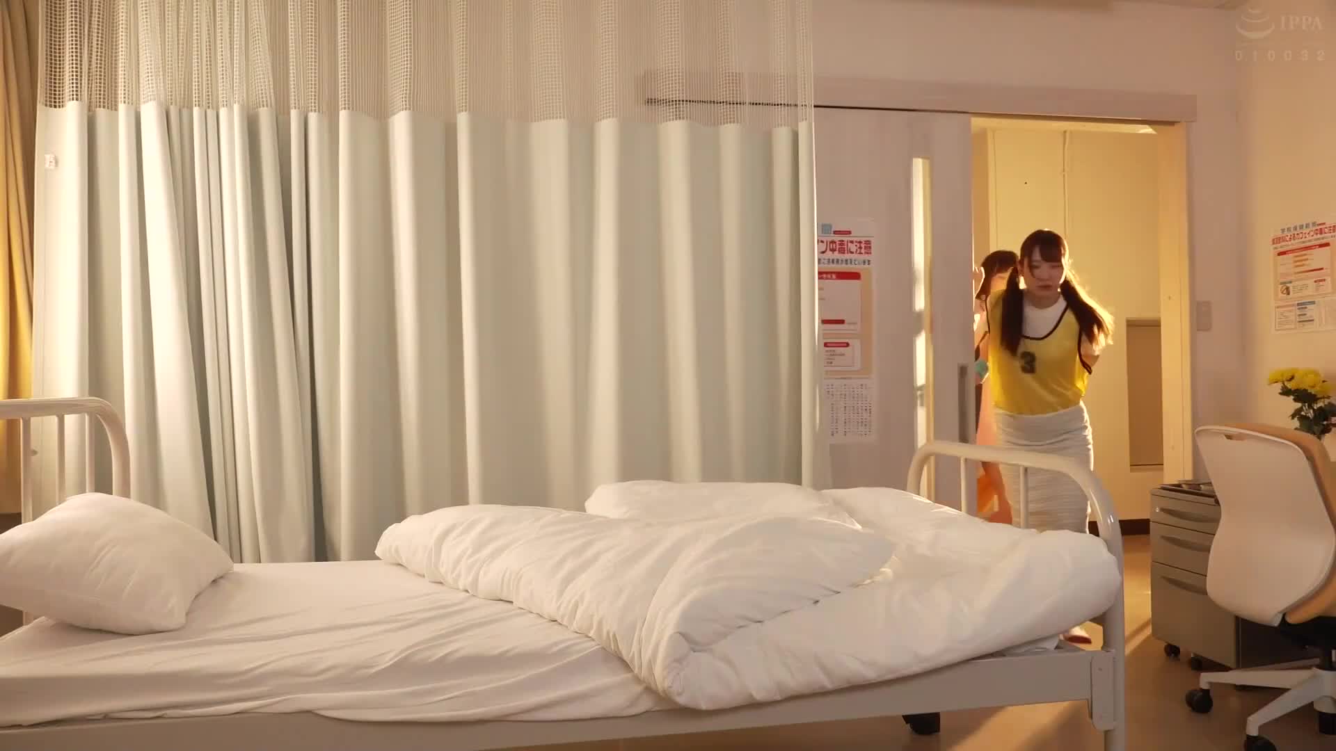 校规违反需连带负责！男生故意犯错，惩罚是让男女生裸腰露出下半身上学！我就读的超进学校校规非常严格。 - AV大平台-中文字幕,成人影片,AV,国产,线上看