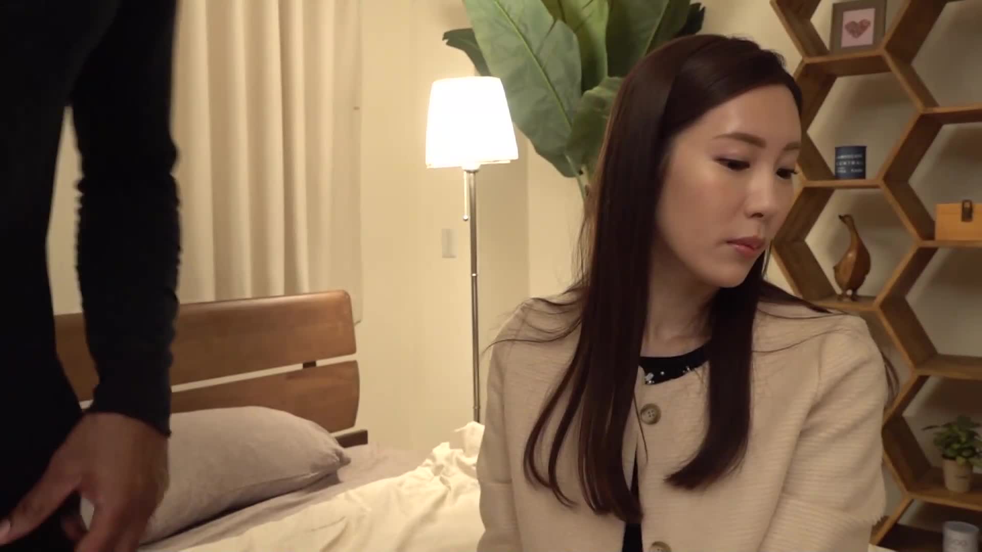 黑人巨大馬拉 犯●的日本人年輕妻子 為結婚基金而陷入危險的兼職陷阱。纖細身軀被插入極粗龜頭的四人凌●輪● 水端麻美 - AV大平台 - 中文字幕，成人影片，AV，國產，線上看