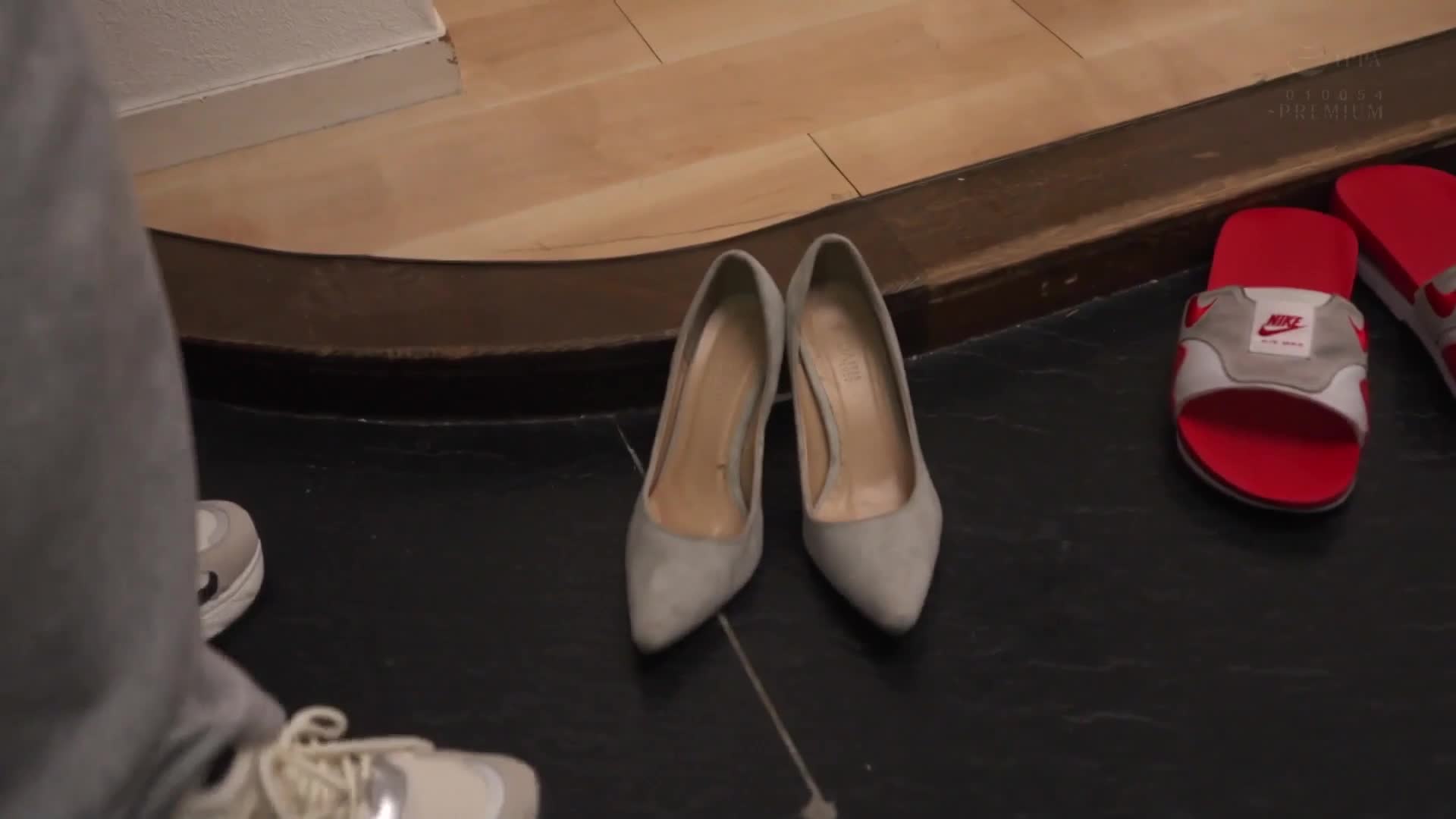 當一整天持續讓超敏感女優高潮不斷，會發生什麼事情呢！？忍耐不住的淫蕩聲音內射性愛！月野江翠 - AV大平台 - 中文字幕，成人影片，AV，國產，線上看