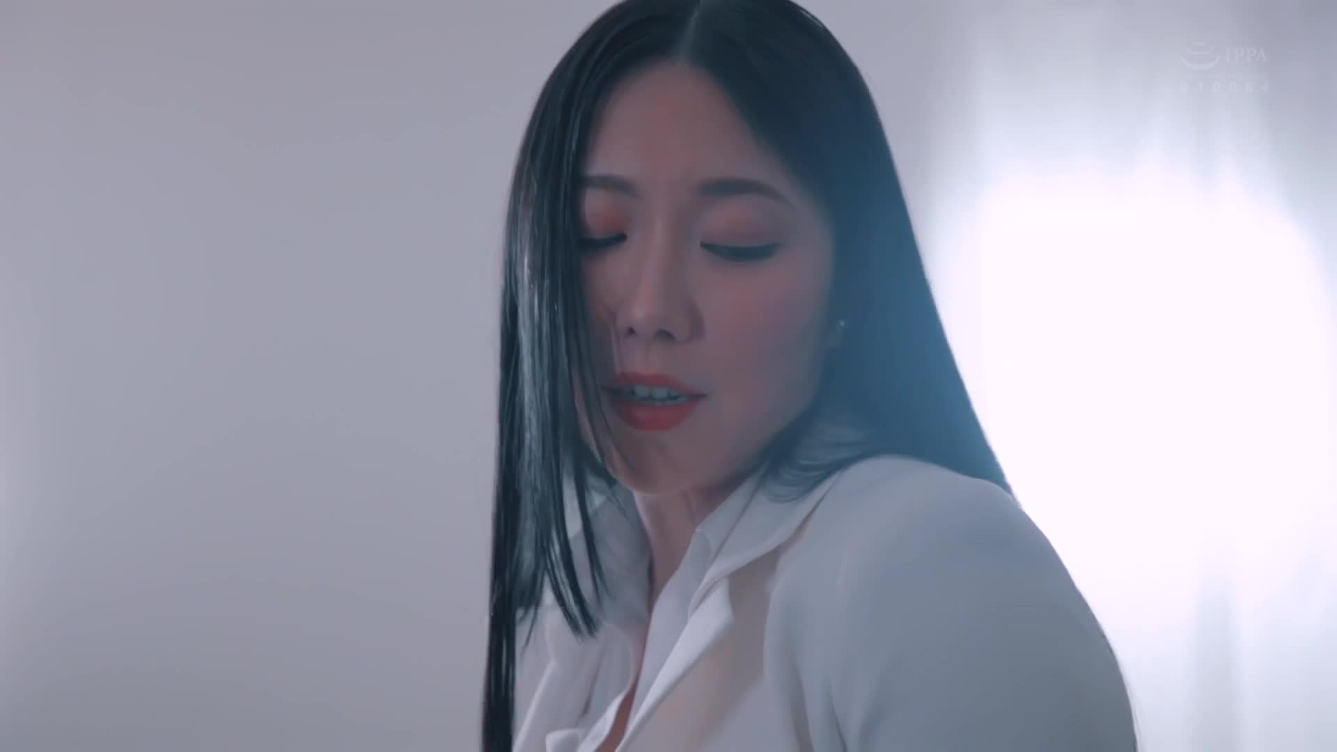 人妻秘書、汗水和接吻充滿的社長辦公室中出性交。性慾高漲的淫蕩肉體秘書。七海蒂娜 - AV大平台 - 中文字幕，成人影片，AV，國產，線上看