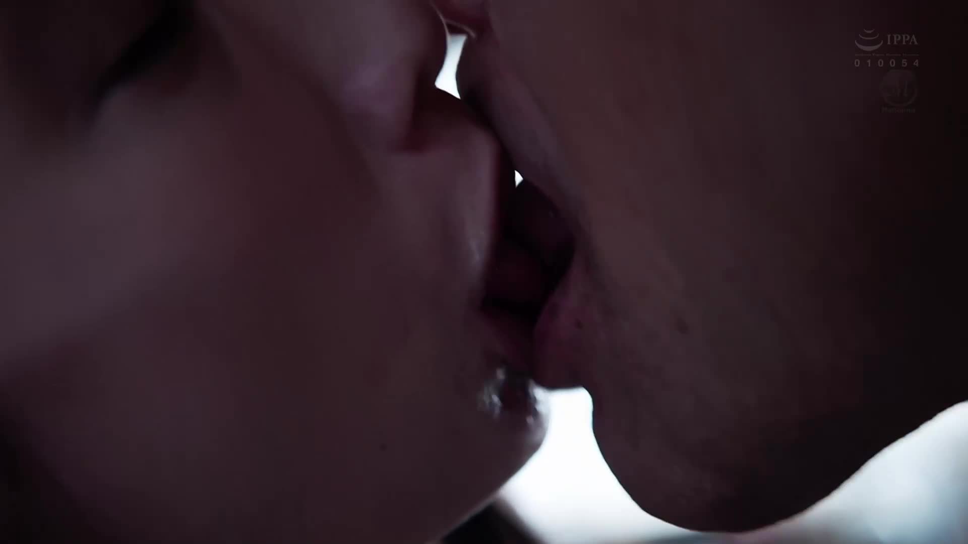 吸引到我骨髓深處的祖父的鱉舌吻。京香栞 - AV大平台 - 中文字幕，成人影片，AV，國產，線上看