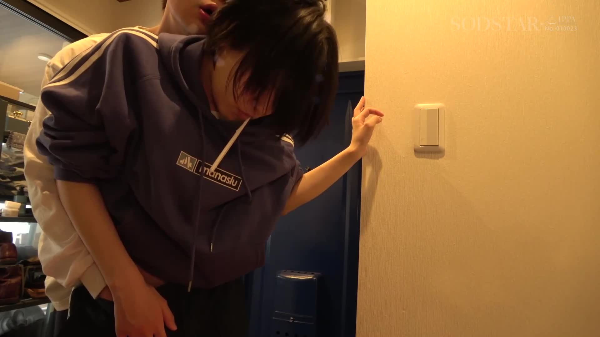 「和女友度過3天素顏休假，4次性愛」- 我們交往已一個月，周五下班後在我家附近的車站約好，第一次過夜。第二天本來她要回去，但我還想一直和她在一起，整個周末都在我家裡度過並進行性愛。柴崎春 - AV大平台 - 中文字幕，成人影片，AV，國產，線上看