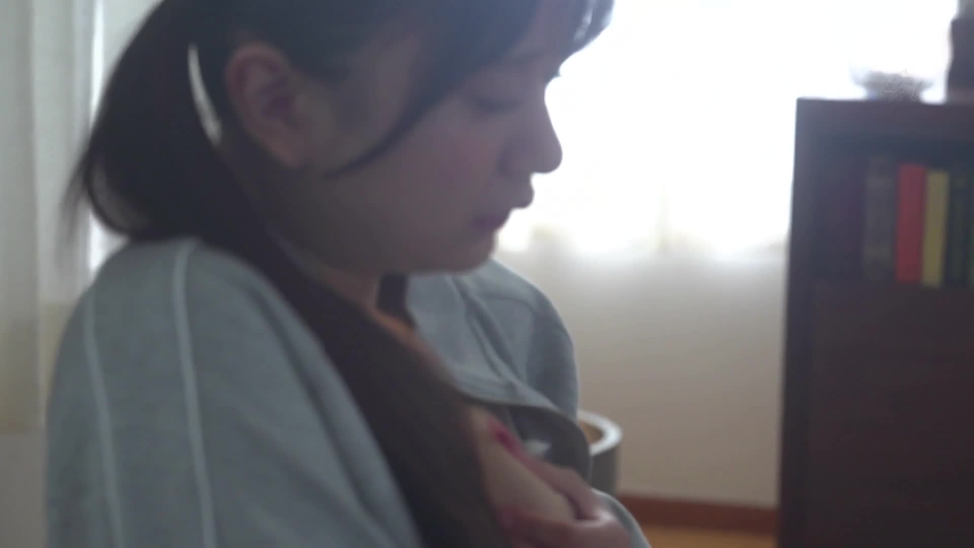 对于男人不感兴趣的纤瘦美乳继女，被灌下春药一周。子宫隐隐作痛，失去理智的女儿，虽然不情愿，却开始渴望我的巨根。北冈果林 - AV大平台-中文字幕,成人影片,AV,国产,线上看