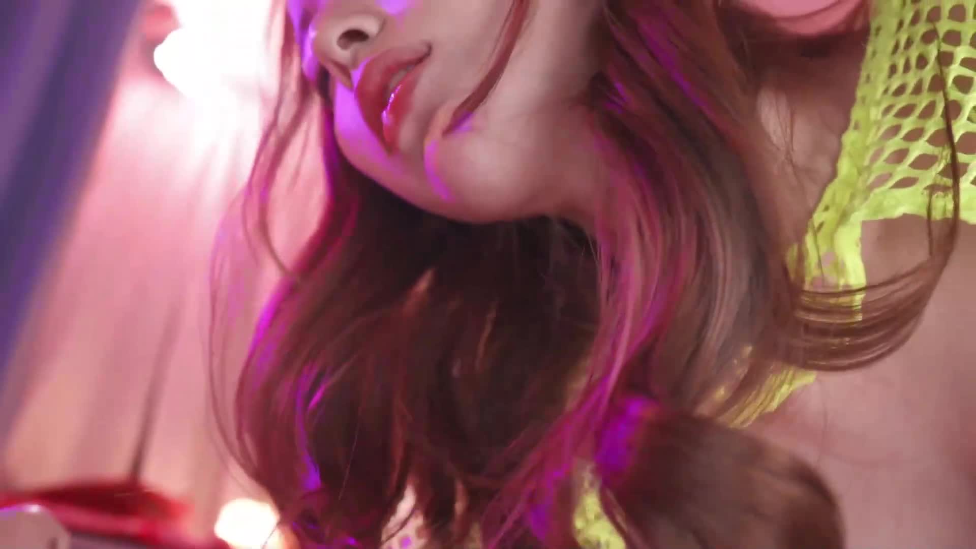 When I stayed at her house, my older sister, a girl who becomes a kisser when she gets drunk, was attracted to me... Yume Nishimiya, who couldn't stop getting an erection and was squeezed out 18 times by the close-up kissing sex under the same roof as her. - AV大平台-Chinese Subtitles, Adult Films, AV, China, Online Streaming