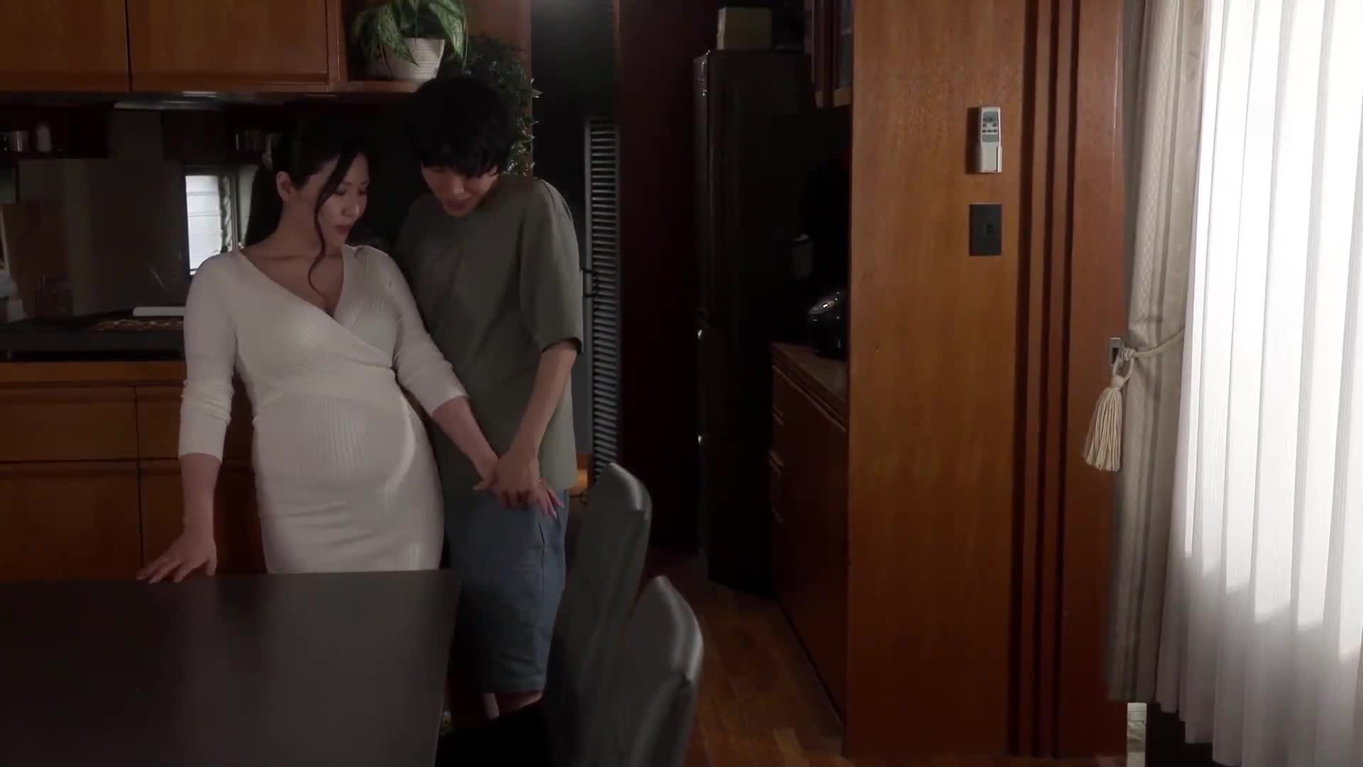[AI Decoding Version]I've been having a sex friend relationship with my son's friend for 5 years now. Playing with a younger child...I'm drowning in a creampie affair. Yuna Shiina - AV大平台-Chinese Subtitles, Adult Films, AV, China, Online Streaming