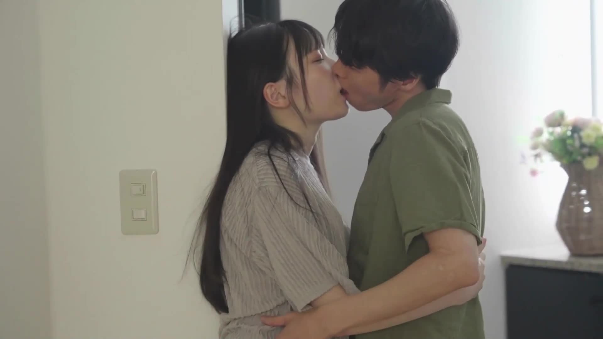 A pure love affair with a girlfriend in a long-distance relationship where he continued to cum violently even though the rubber band was torn. Kanae Nozomi - AV大平台-Chinese Subtitles, Adult Films, AV, China, Online Streaming