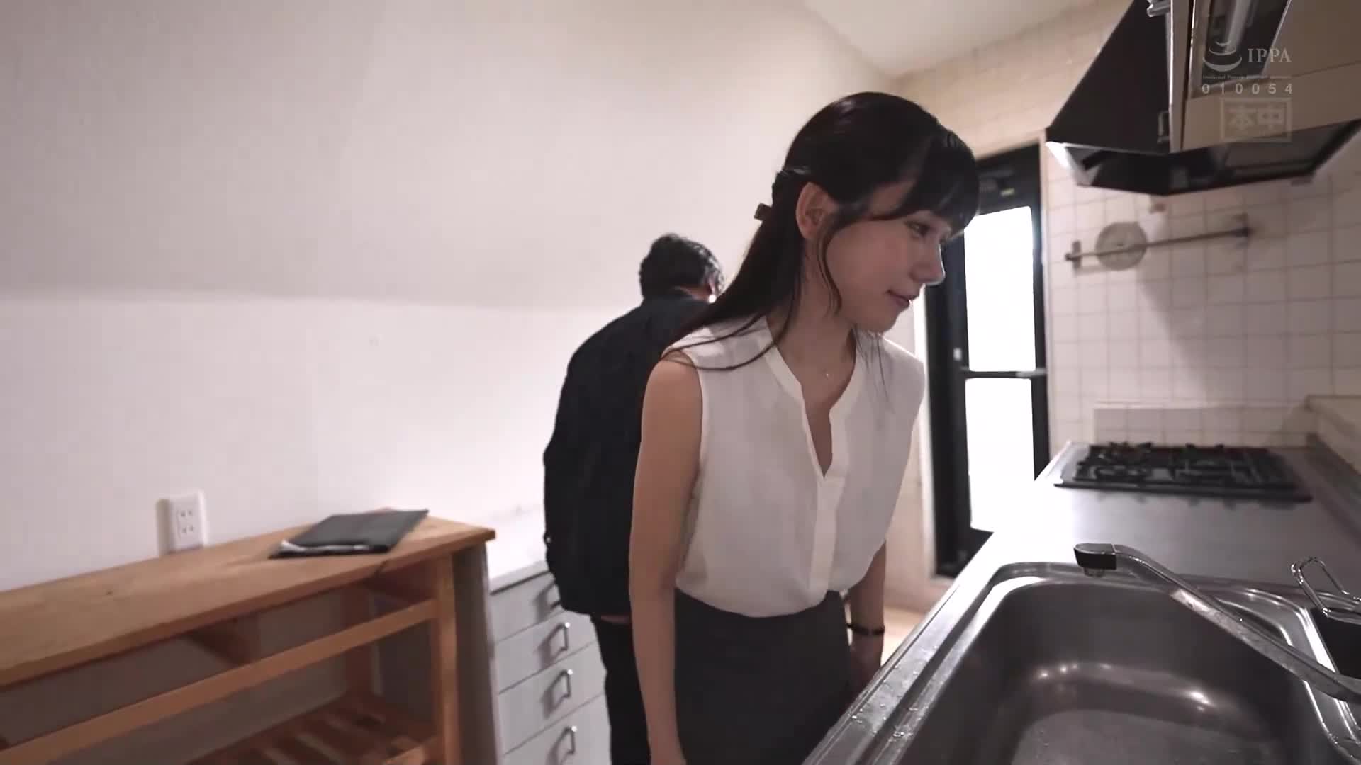 [AI Decoding Version]A real estate lady, Mei Itsukaichi, seduces the husband of a couple while they are looking at the house and immediately fucks them with 20 creampies and takes away their contract. - AV大平台-Chinese Subtitles, Adult Films, AV, China, Online Streaming