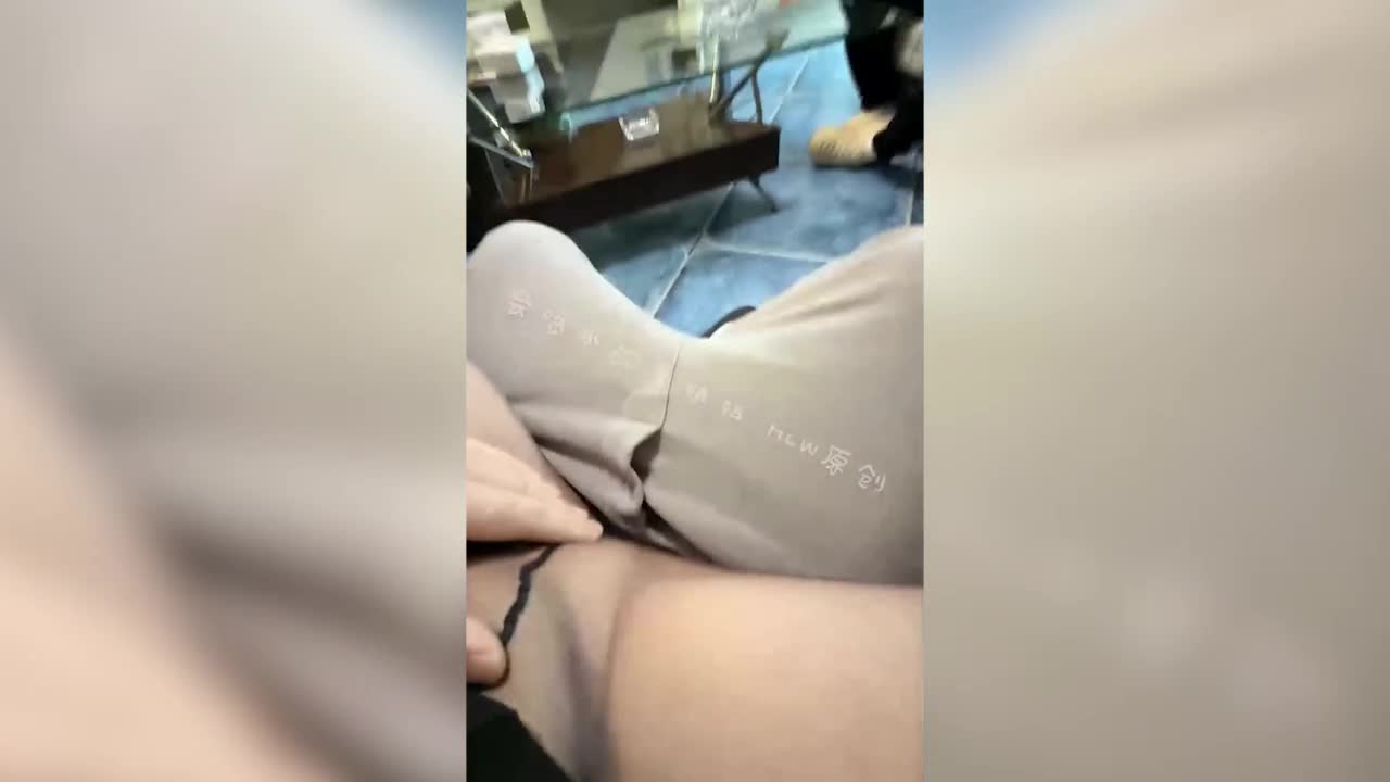 [My older sister who squirts water] A fan of the Calabash Brothers (a popular cartoon character) offered 5000 yuan to witness his sister squirting water during a day of being forced to work as a food delivery driver. - AV大平台-Chinese Subtitles, Adult Films, AV, China, Online Streaming