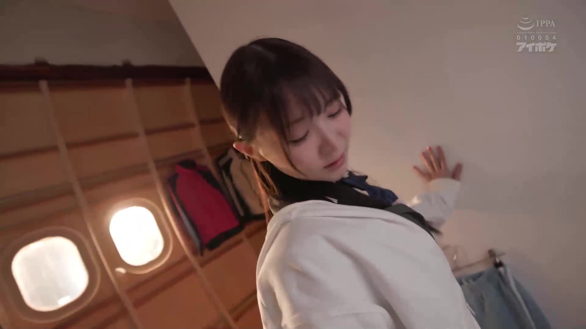 [AI解码版]在电车上被痴●、被激情激怒、甚至尿意难忍时，只能忍着不发出声音的制服美少女 林芽依，无法说出‘停止’。 - AV大平台-中文字幕,成人影片,AV,国产,线上看